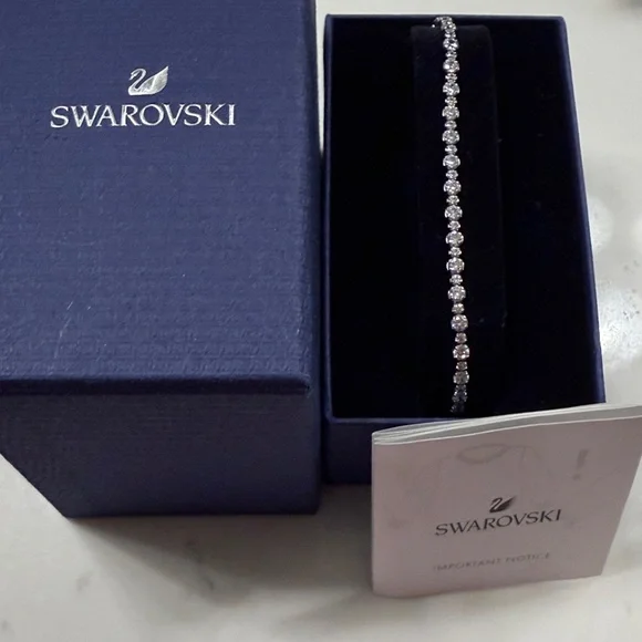 Elegant Swarovski crystal bracelet - Picture 4 of 4